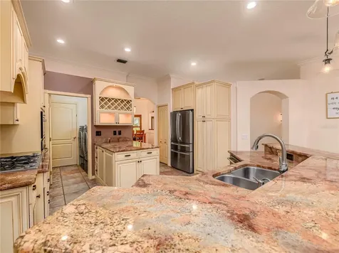 7218 Yardley Way Tampa FL 33647