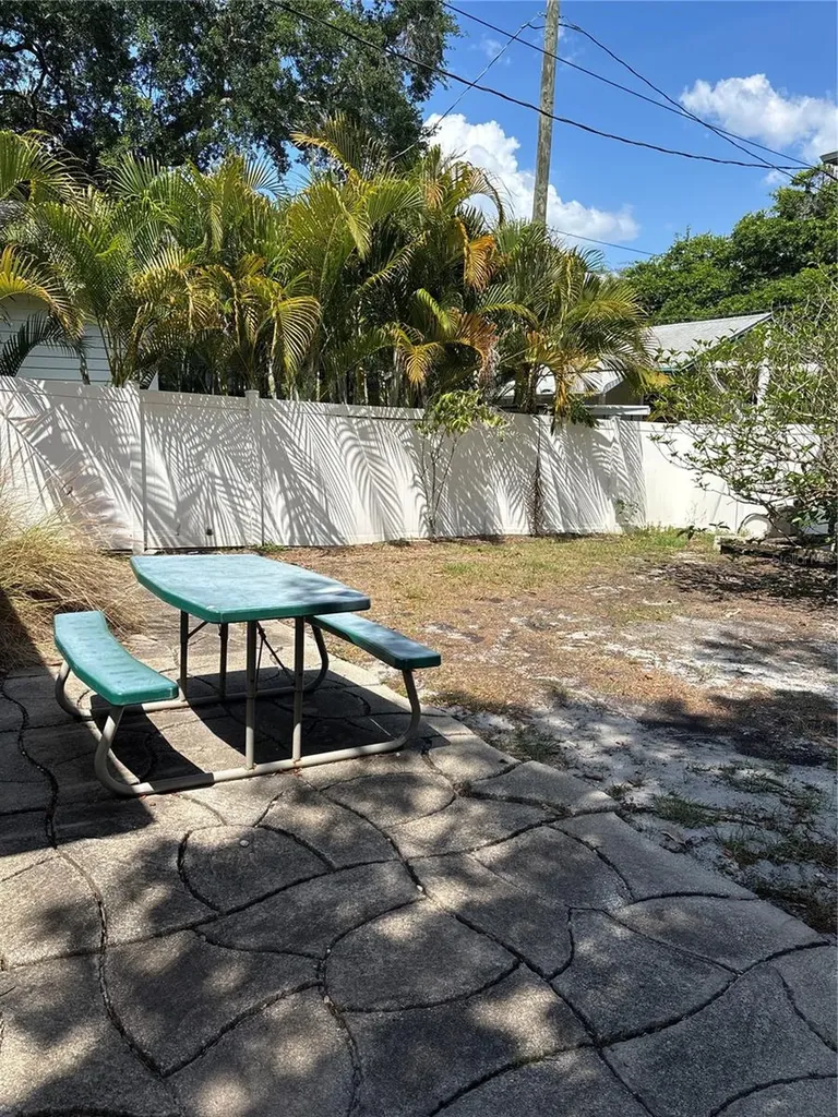 1231 Highland Street N St Petersburg FL 33701
