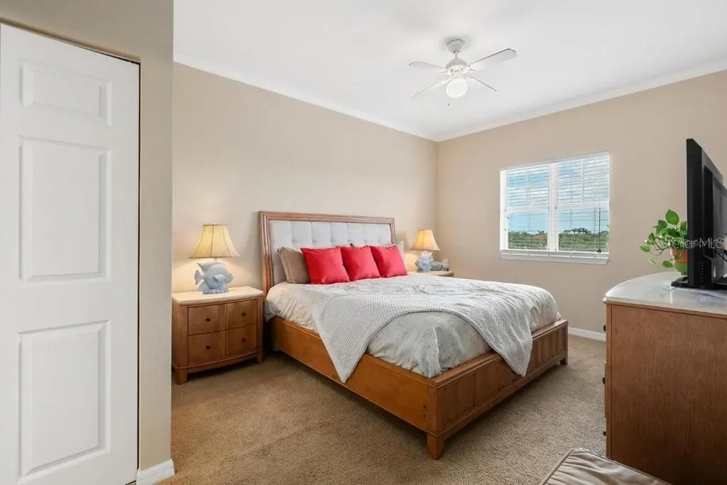 1064 N Tamiami Trail Sarasota FL 34236