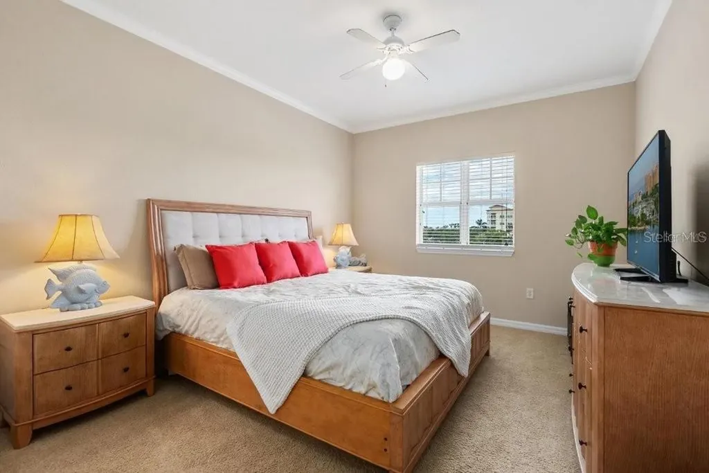 1064 N Tamiami Trail Sarasota FL 34236