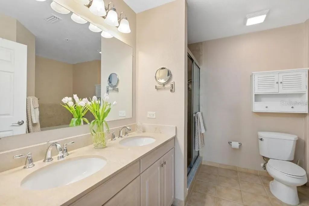 1064 N Tamiami Trail Sarasota FL 34236