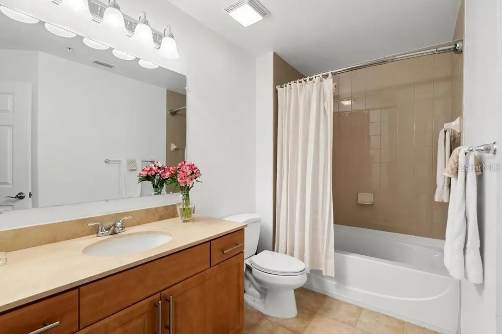 1064 N Tamiami Trail Sarasota FL 34236