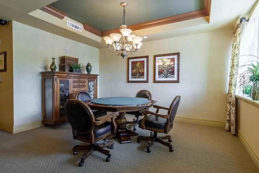 1064 N Tamiami Trail Sarasota FL 34236