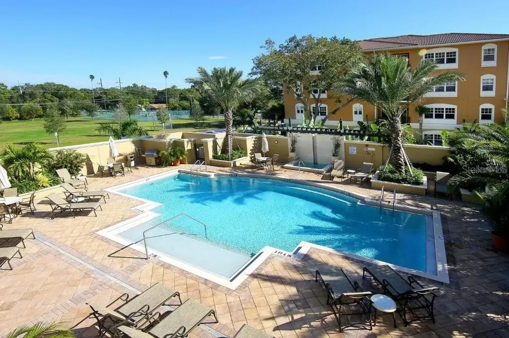 1064 N Tamiami Trail Sarasota FL 34236