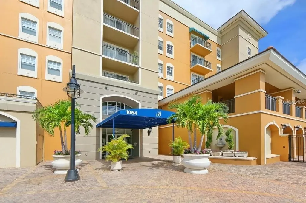 1064 N Tamiami Trail Sarasota FL 34236
