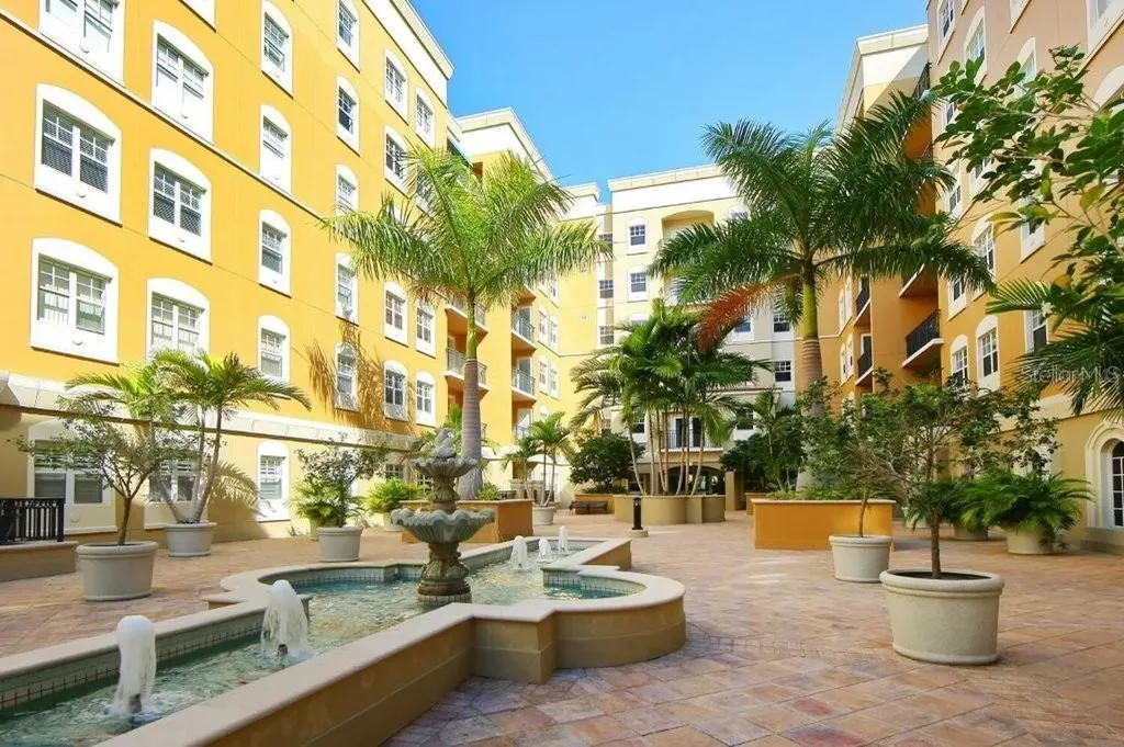 1064 N Tamiami Trail Sarasota FL 34236