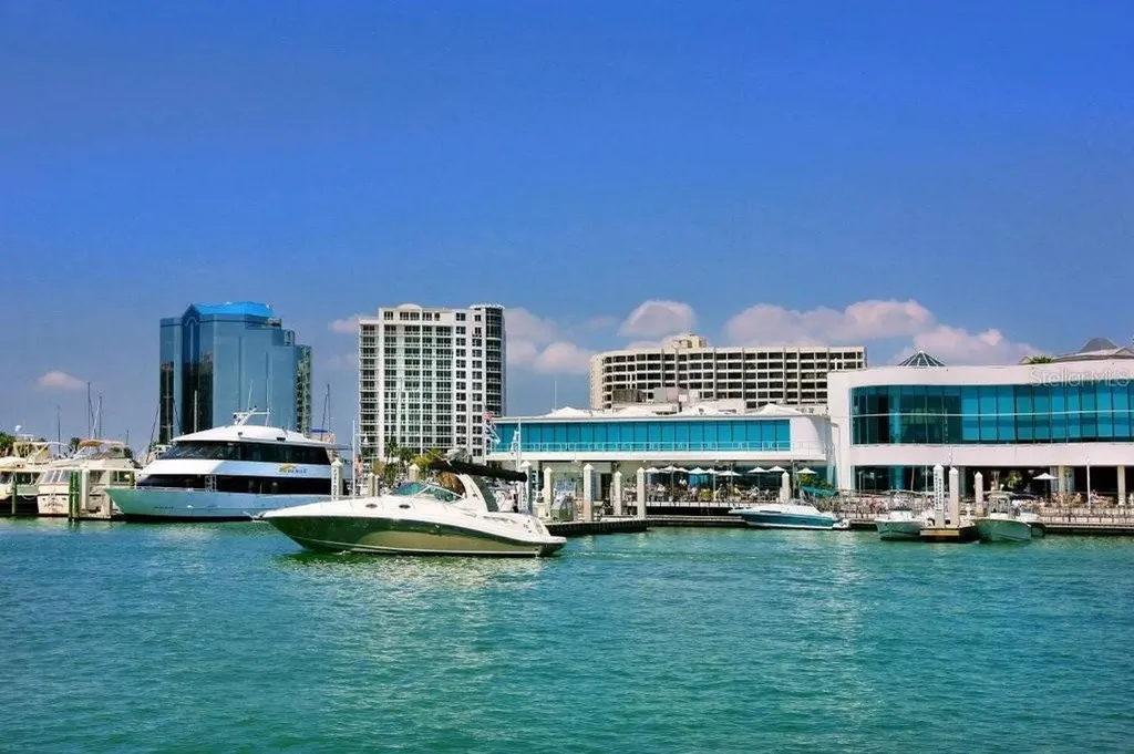 1064 N Tamiami Trail Sarasota FL 34236