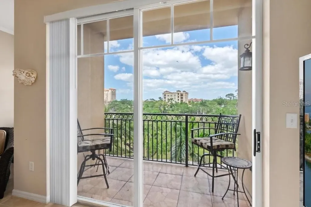 1064 N Tamiami Trail Sarasota FL 34236