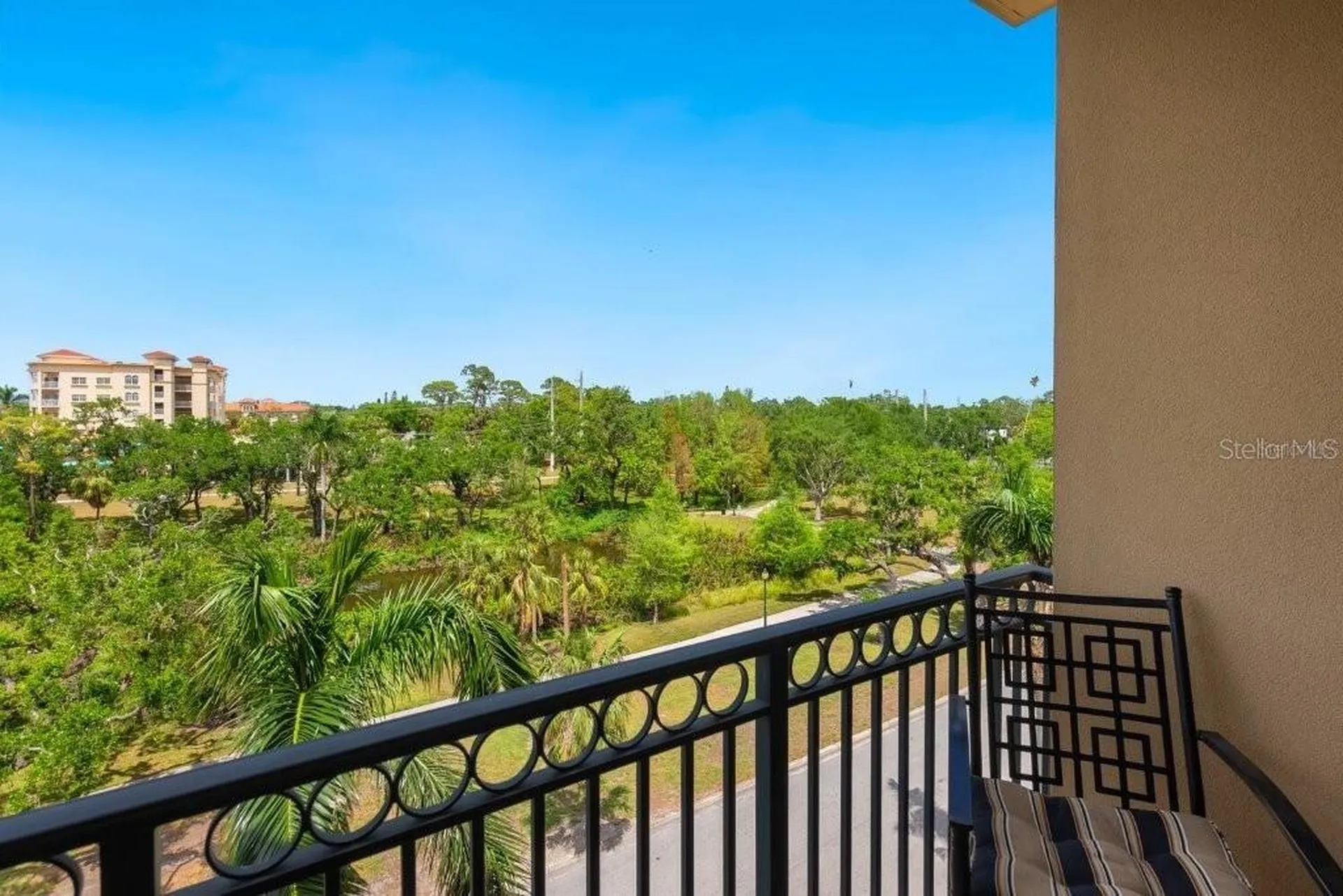 1064 N Tamiami Trail Sarasota FL 34236