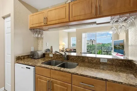 1064 N Tamiami Trail Sarasota FL 34236