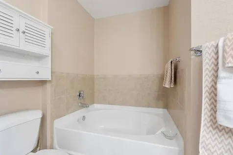 1064 N Tamiami Trail Sarasota FL 34236