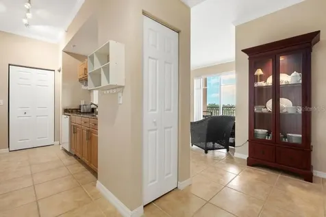 1064 N Tamiami Trail Sarasota FL 34236
