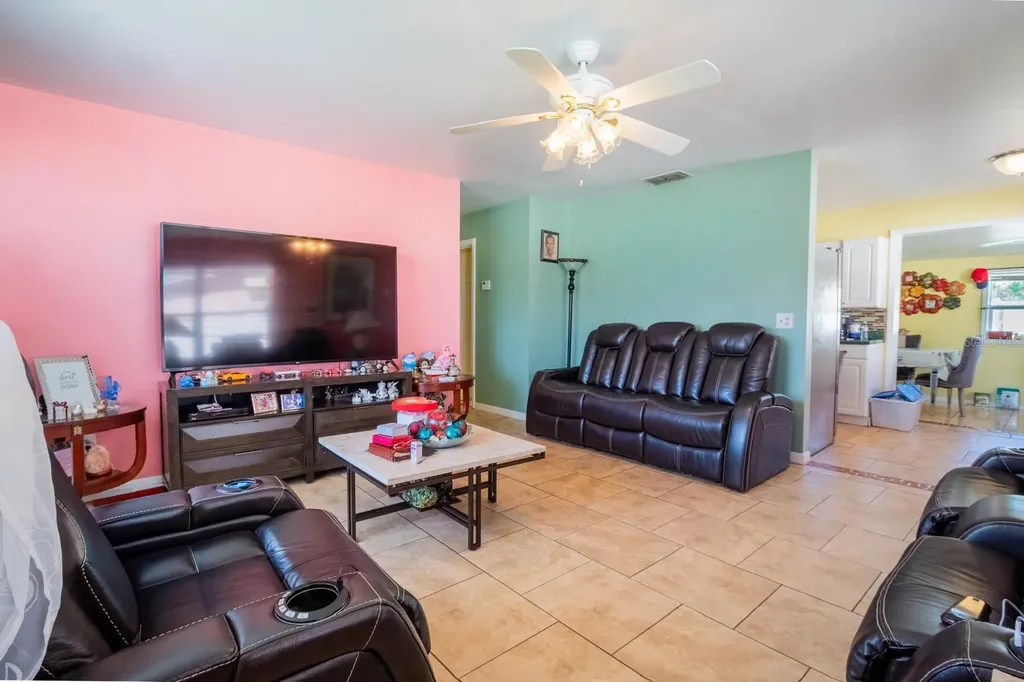 4401 Edgebrook Orlando FL 32809