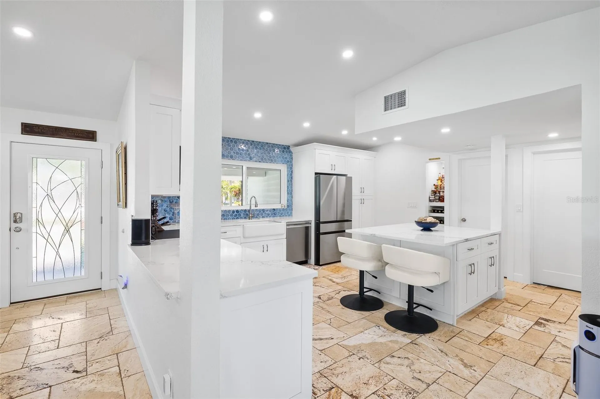1567 Delaware Avenue NE St Petersburg FL 33703