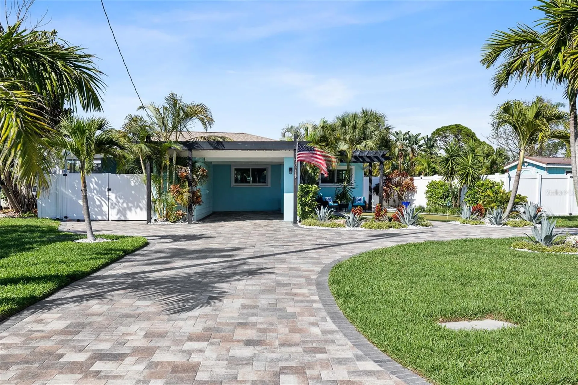 1567 Delaware Avenue NE St Petersburg FL 33703