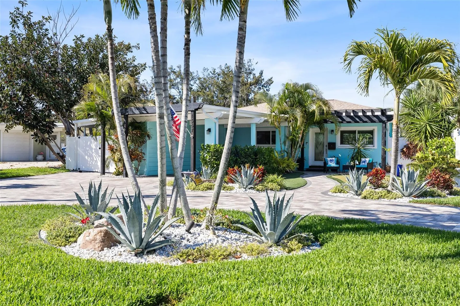 1567 Delaware Avenue NE St Petersburg FL 33703