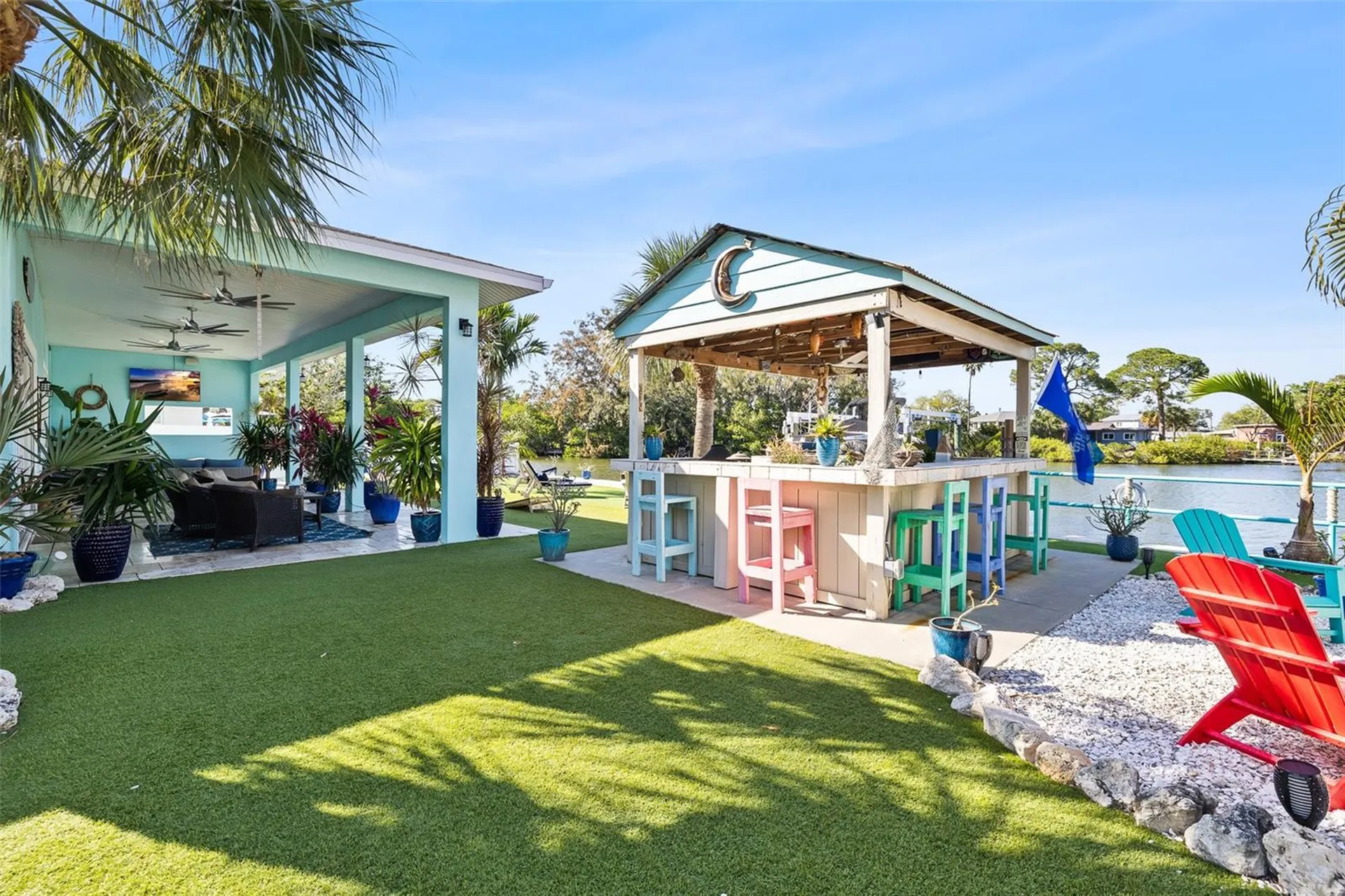 1567 Delaware Avenue NE St Petersburg FL 33703