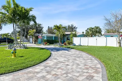 1567 Delaware Avenue NE St Petersburg FL 33703