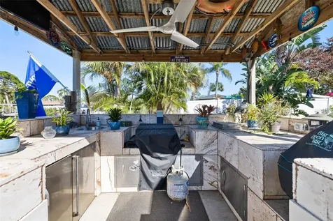 1567 Delaware Avenue NE St Petersburg FL 33703