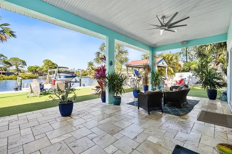 1567 Delaware Avenue NE St Petersburg FL 33703