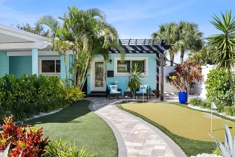 1567 Delaware Avenue NE St Petersburg FL 33703