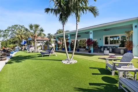 1567 Delaware Avenue NE St Petersburg FL 33703