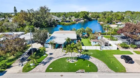 1567 Delaware Avenue NE St Petersburg FL 33703