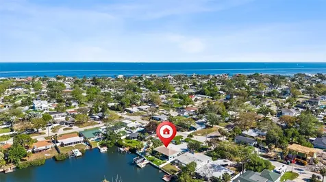 1567 Delaware Avenue NE St Petersburg FL 33703