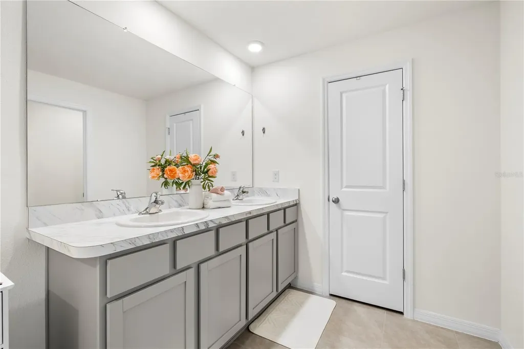 37247 Kings Crown Drive Zephyrhills FL 33541
