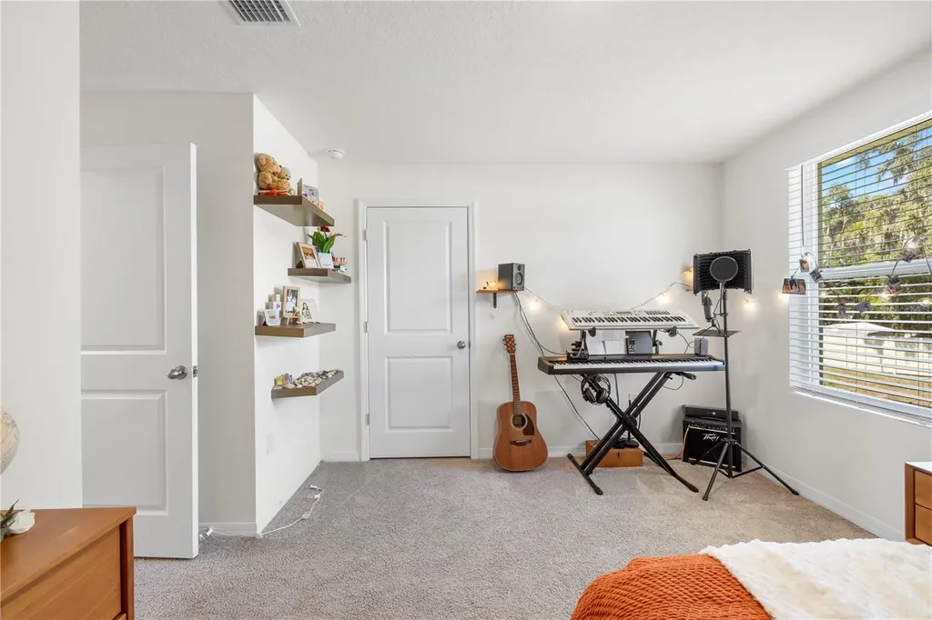 37247 Kings Crown Drive Zephyrhills FL 33541