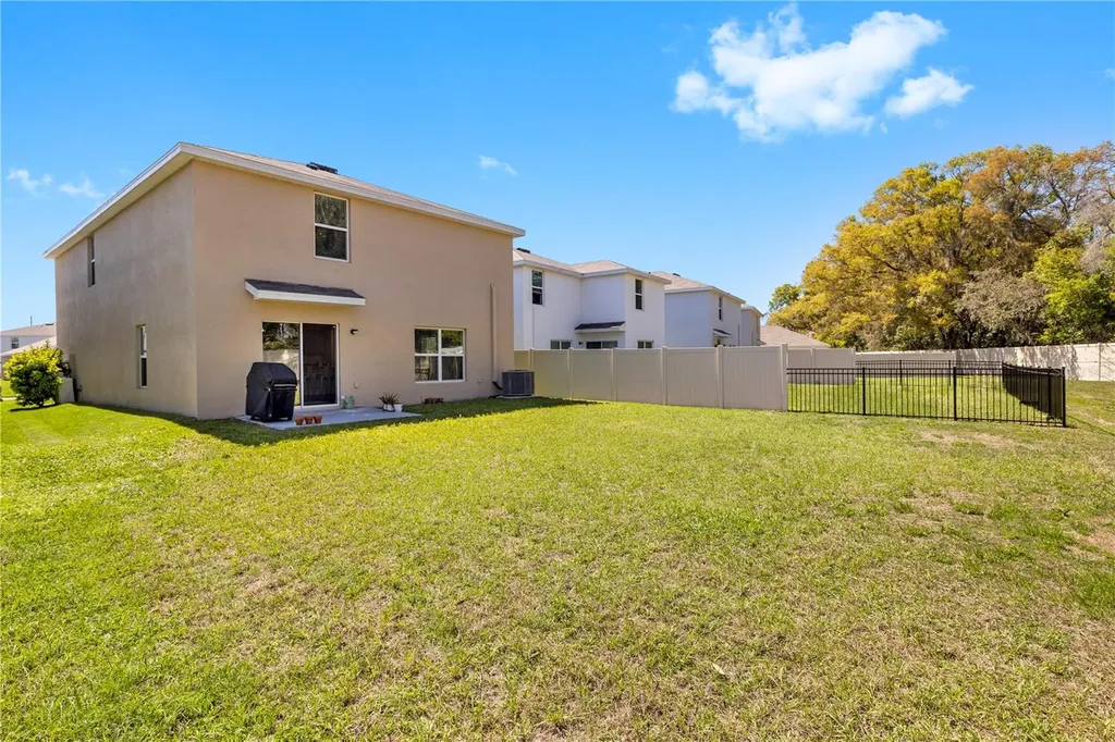 37247 Kings Crown Drive Zephyrhills FL 33541