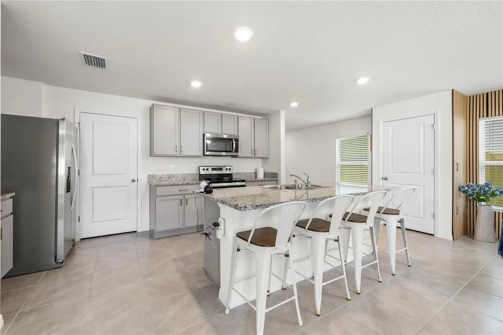 37247 Kings Crown Drive Zephyrhills FL 33541
