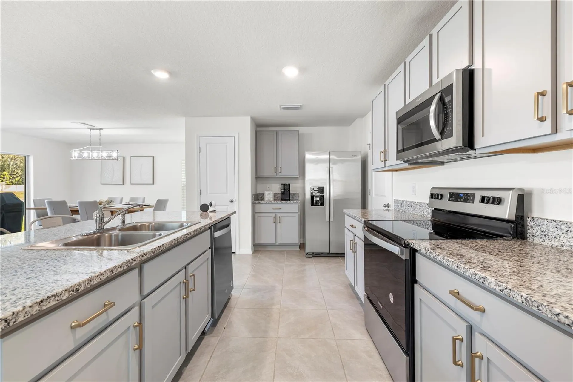 37247 Kings Crown Drive Zephyrhills FL 33541