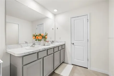 37247 Kings Crown Drive Zephyrhills FL 33541