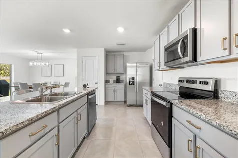 37247 Kings Crown Drive Zephyrhills FL 33541