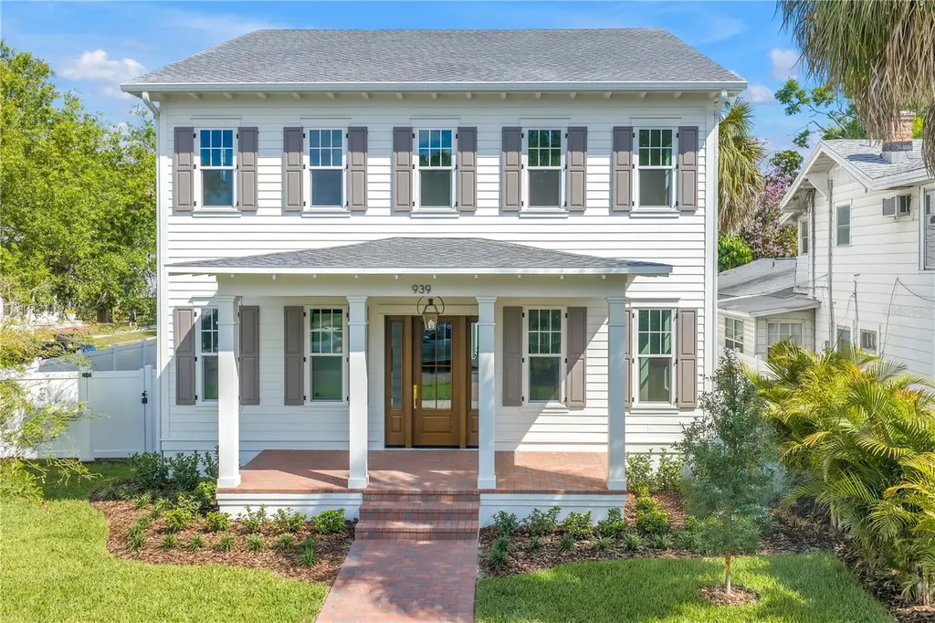 939 19th Avenue N St Petersburg FL 33704