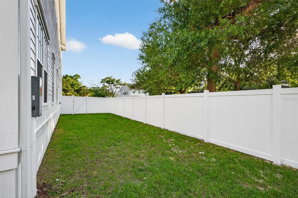 939 19th Avenue N St Petersburg FL 33704