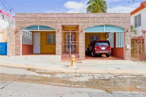 7 Calle Opalo Aguadilla PR 00603