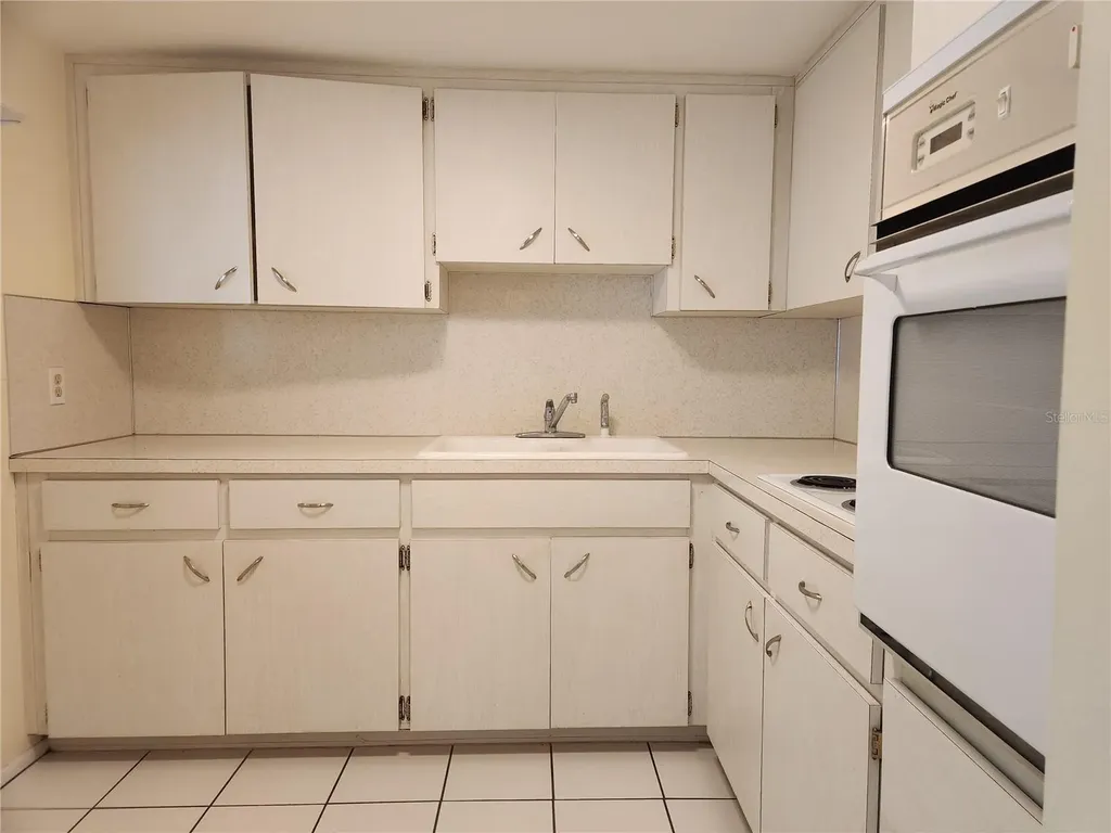 2457 Ecuadorian Way Clearwater FL 33763