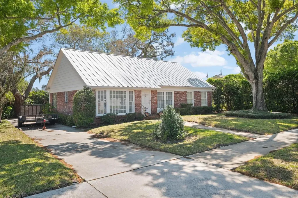 502 Hillcrest Avenue Tarpon Springs FL 34689