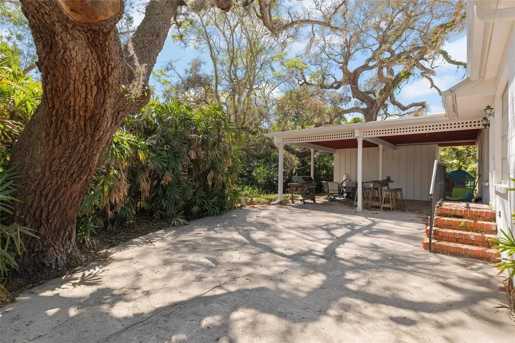 502 Hillcrest Avenue Tarpon Springs FL 34689