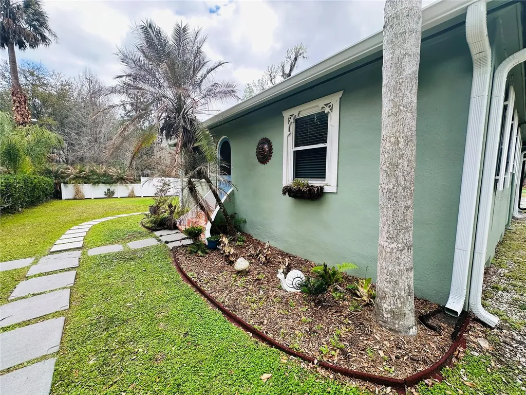 357 Magnolia Place Debary FL 32713