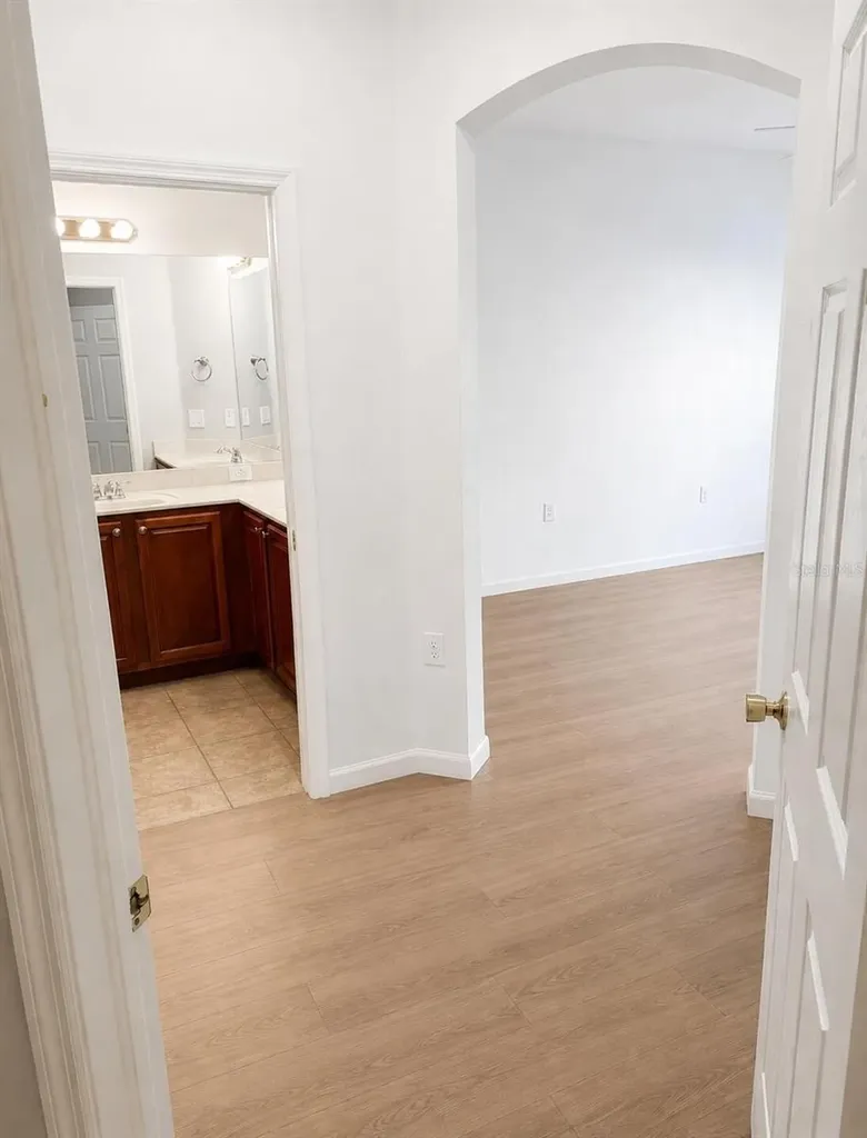 8520 Broken Willow Court Tampa FL 33647