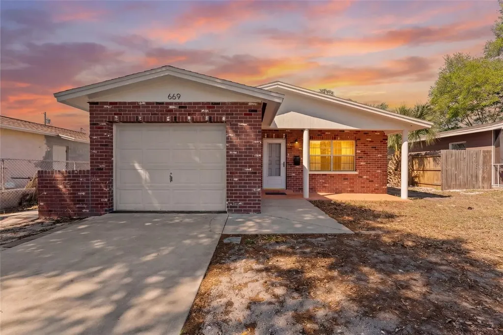 669 52nd Avenue S St Petersburg FL 33705