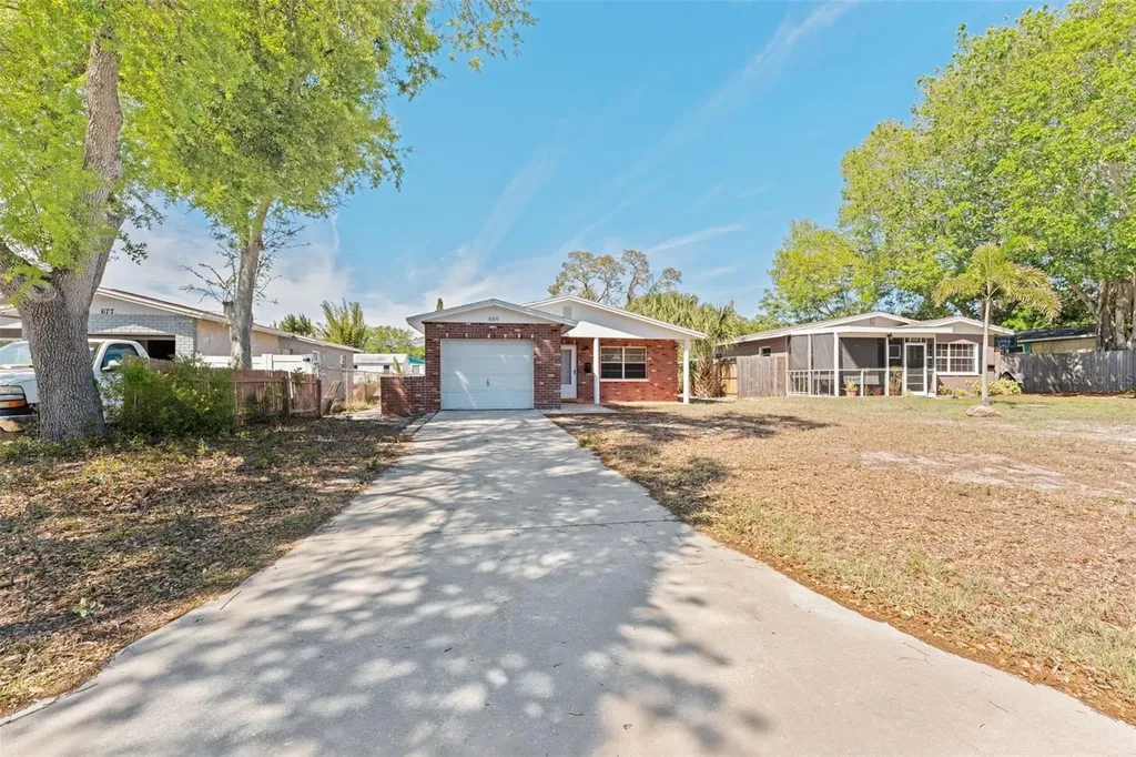 669 52nd Avenue S St Petersburg FL 33705
