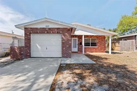 669 52nd Avenue S St Petersburg FL 33705