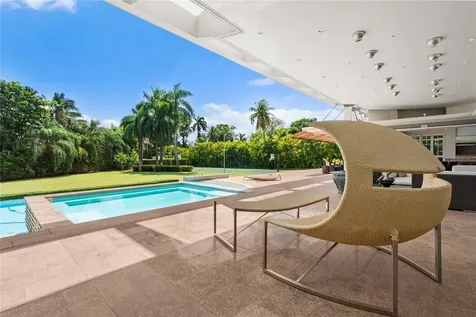 9 Castaña Street Guaynabo PR 00968