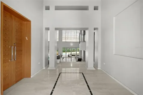 9 Castaña Street Guaynabo PR 00968