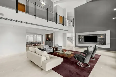 9 Castaña Street Guaynabo PR 00968