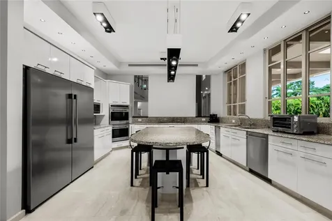 9 Castaña Street Guaynabo PR 00968